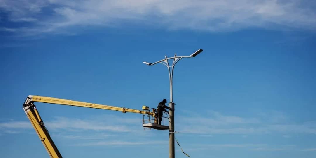 Wymiana oświetlenia na LED: remont czy modernizacja? Porównanie opcji