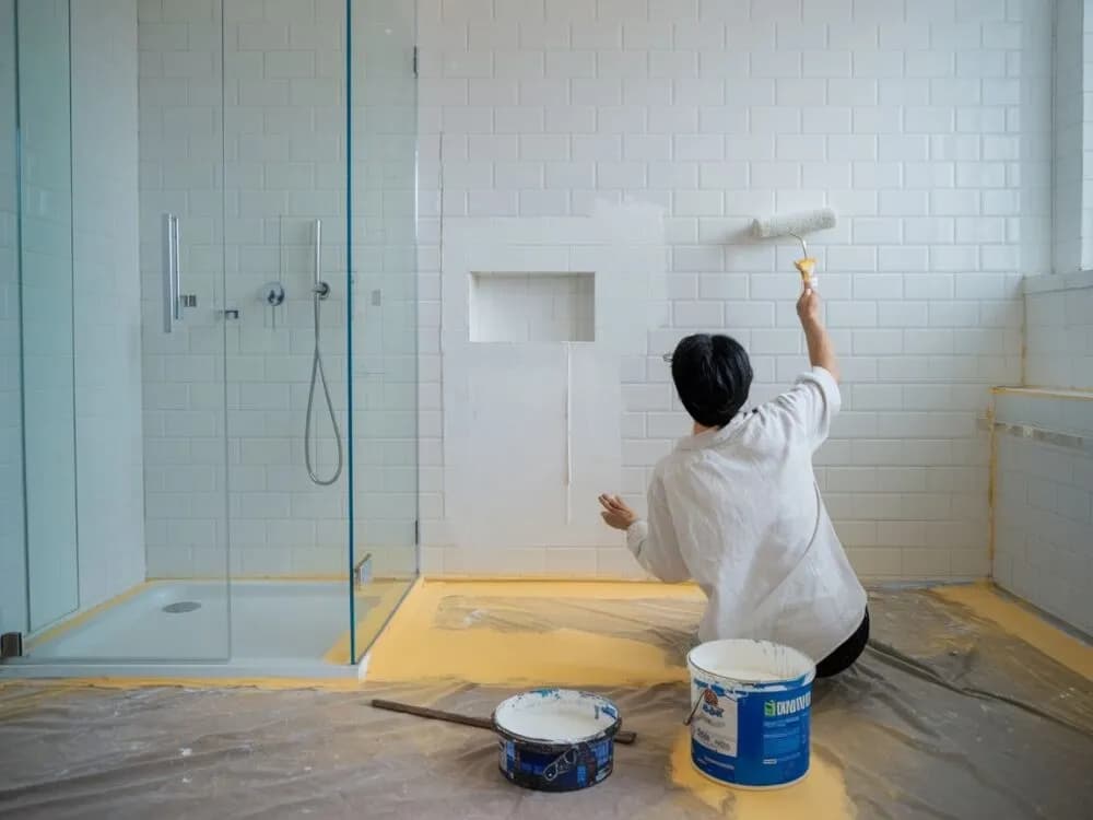 Jak przygotować kafelki do malowania, aby uniknąć błędów i zniszczeń