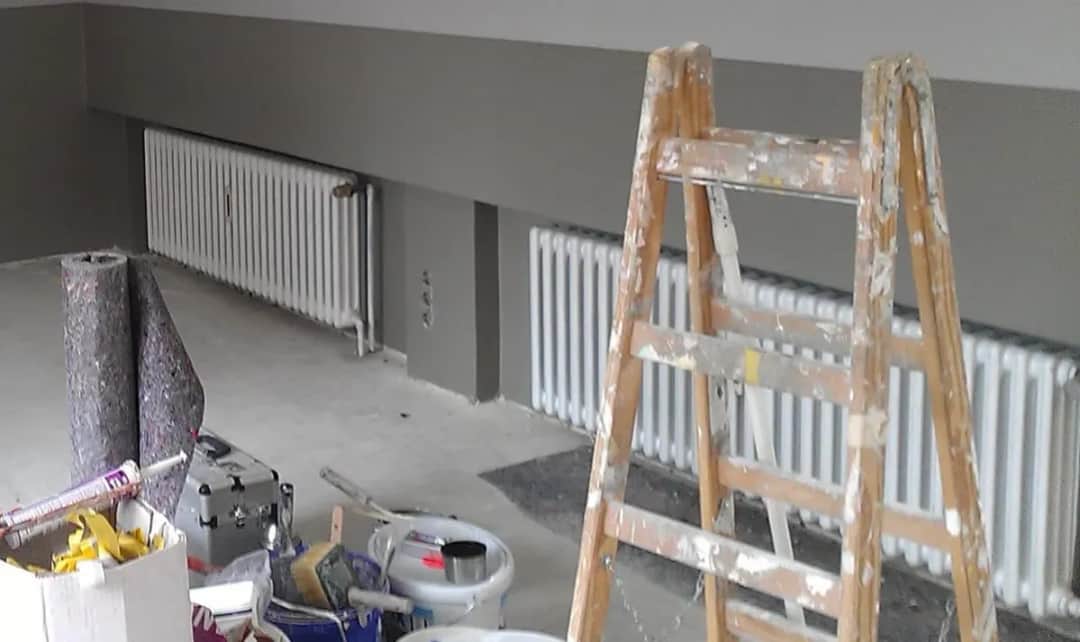 Jak usunąć pył po remoncie z paneli – skuteczne metody i porady