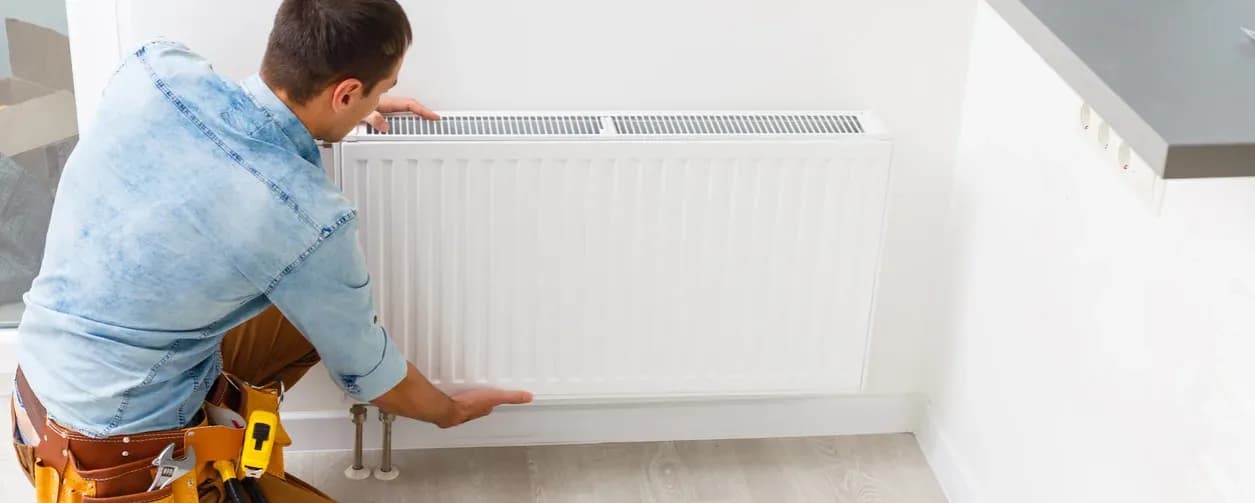 Ile za montaż grzejników? Sprawdź ceny i ukryte koszty instalacji