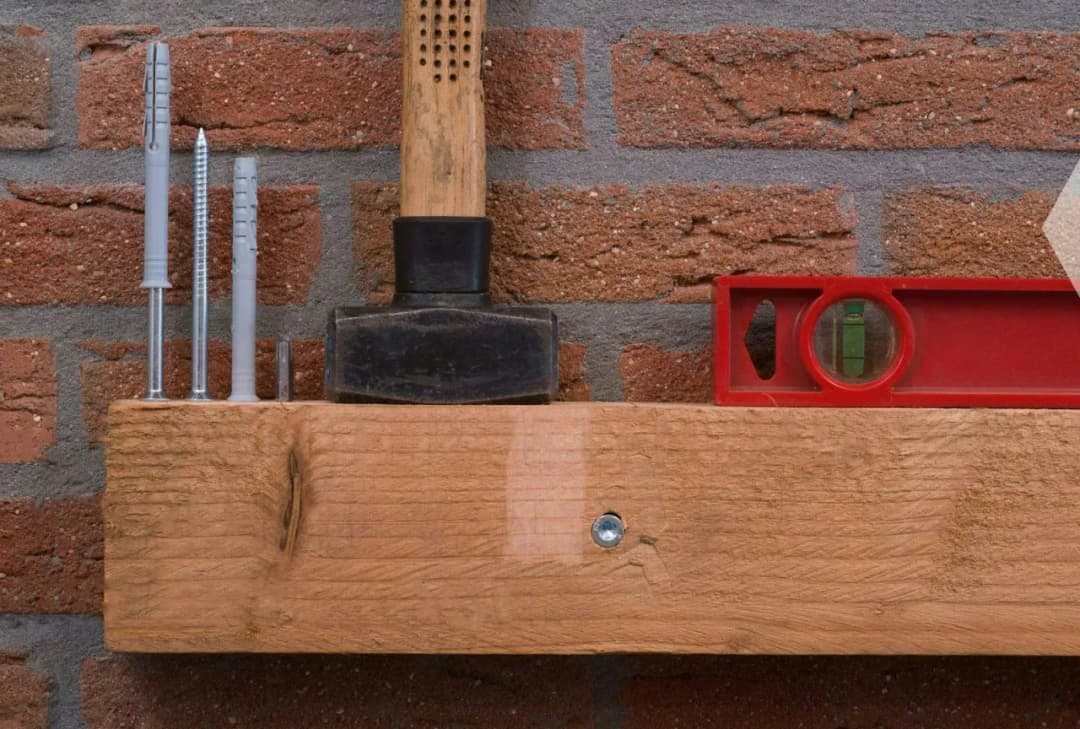 Jak zamontować belkę do elewacji - uniknij błędów i zyskaj trwałość